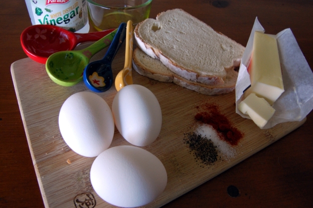 Paprika Egg Salad Sandwich Ingredients